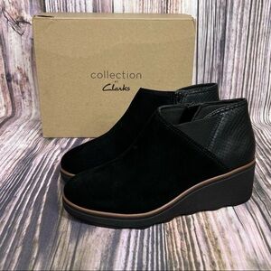 Clarks Mazy Harwich Black Suede Leather Wedge Ankle Booties New Size 7W